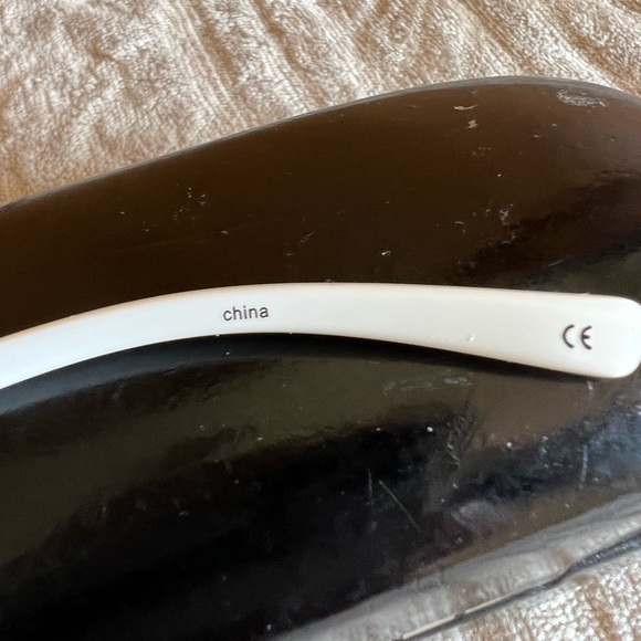 The Last Lolita Sunglasses
by Adam Selman X Le Specs - Picture 8 of 10